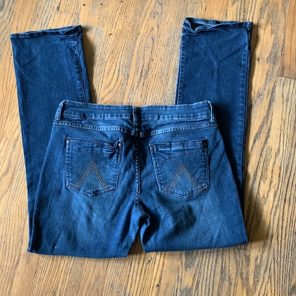 Delia’s Jeans - Picture 4 of 4